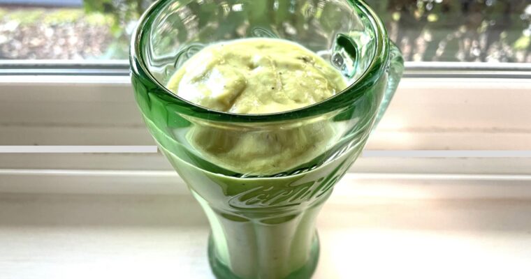 Kiwi Avocado Breakfast Smoothie