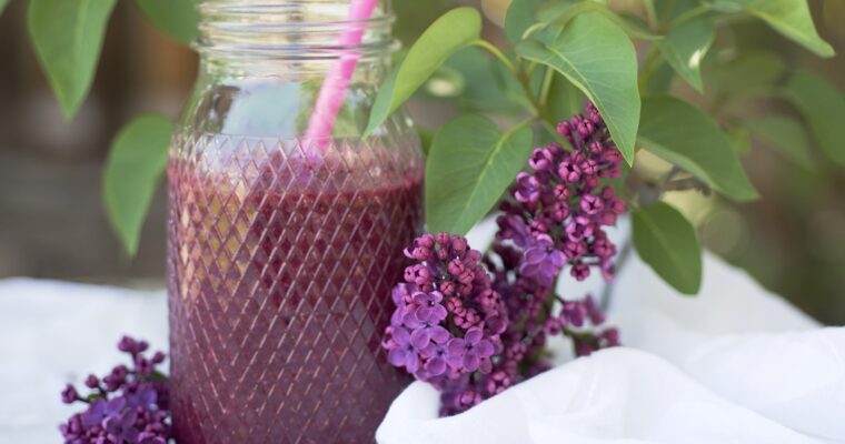 Mixed Berry Smoothie With Yogurt