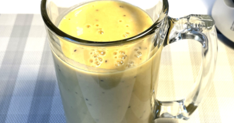 PINEAPPLE KIWI BANANA SMOOTHIE