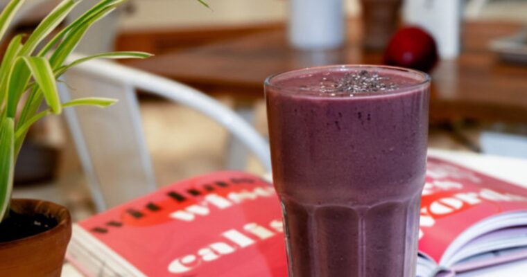 BEETS AND BERRIES INFLAMMATION RELIEF SMOOTHIE