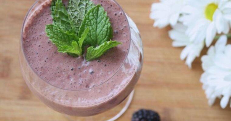 CLEAN SWEEP SMOOTHIE FOR CONSTIPATION AND BLOATING