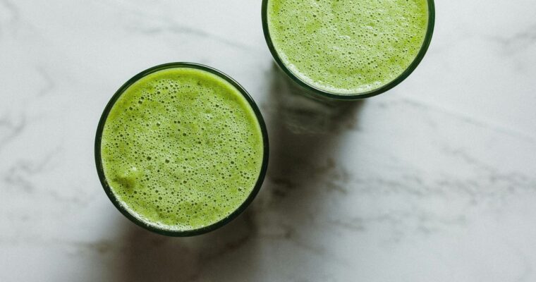 COLD AND FLU BUSTER GREEN SMOOTHIE