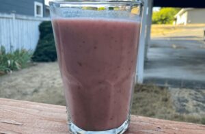 DELICIOUS STRAWBERRY GRAPE SMOOTHIE