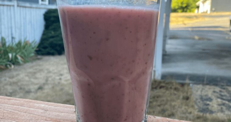 DELICIOUS STRAWBERRY GRAPE SMOOTHIE