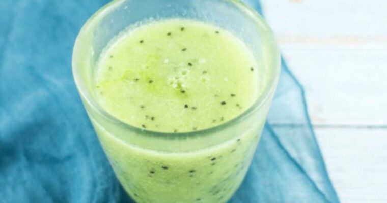 SORE THROAT RELIEF WITH A GREEN SMOOTHIE