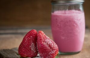 strawberry blueberry smoothie for constipation